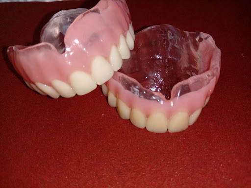Logo da empresa - Laboratório Prótese Dentária Rovai