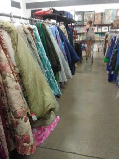 Donations Center «Pinnacle Peak Goodwill Retail Store & Donation Center», reviews and photos, 23425 N 39th Dr #101, Glendale, AZ 85310, USA