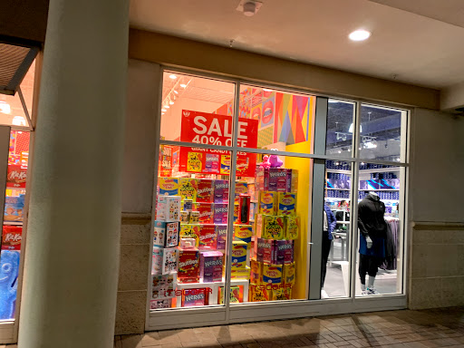 Shopping Mall «Orlando Outlet Marketplace», reviews and photos, 5269 International Dr, Orlando, FL 32819, USA