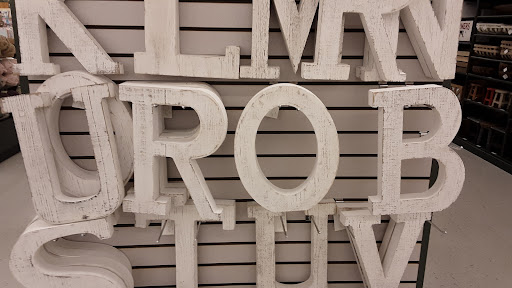 Craft Store «Hobby Lobby», reviews and photos, 1146 Hickory Point Mall, Forsyth, IL 62535, USA