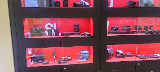 Camera Store «Leica Store Miami», reviews and photos, 372 Miracle Mile, Coral Gables, FL 33134, USA