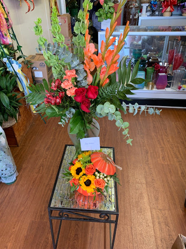 Florist «Send Your Love Flowers & Balloons», reviews and photos, 1417 SW Military Dr, San Antonio, TX 78221, USA