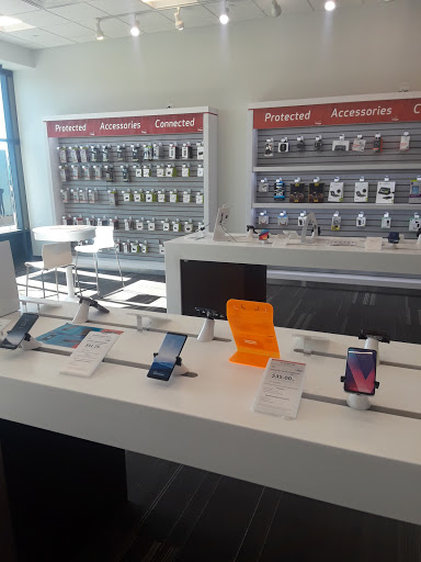 Verizon Authorized Retailer - A Wireless, 339 Gateway Dr, Brooklyn, NY 11239, USA, 