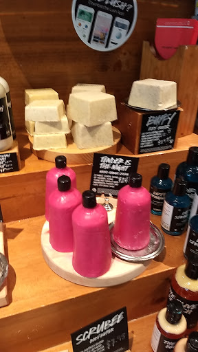 Cosmetics Store «Lush Cosmetics», reviews and photos, 99 Rockingham Park Blvd, Salem, NH 03079, USA