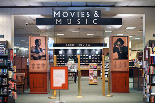 Book Store «Barnes & Noble Booksellers Valencia», reviews and photos, 23630 Valencia Blvd, Santa Clarita, CA 91355, USA