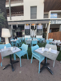 Atmosphère du Restaurant méditerranéen Restaurant - The 7th Heaven Restaurant & Lounge Bar Exceptional Sea View Rooftop à Fréjus - n°4