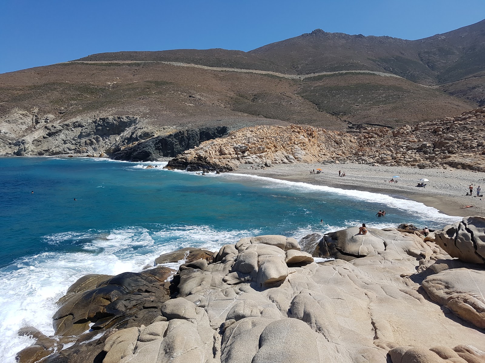 Foto di Paralia Livada con una superficie del piccoli ciottoli beige
