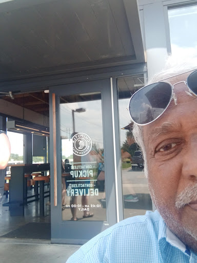 Mexican Restaurant «Chipotle Mexican Grill», reviews and photos, 420 S Hurstbourne Pkwy, Louisville, KY 40299, USA