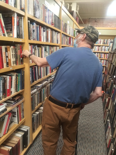 Used Book Store «Al’s Old and New Book Store», reviews and photos, 360 E William St #102, Wichita, KS 67202, USA