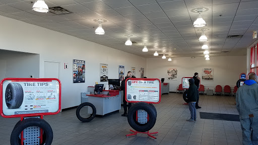 Tire Shop «Discount Tire Store - Saint Paul, MN», reviews and photos, 1350 University Ave W, St Paul, MN 55104, USA