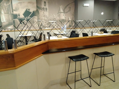 Hbn Cafeteria Restaurante - Av. de Pío XII, 43, 31008 Pamplona, Navarra, Spain