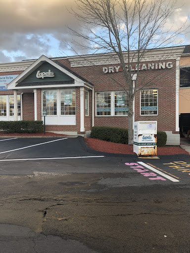 Dry Cleaner «Lapels Dry Cleaning», reviews and photos, 1 Kirby Rd, Cromwell, CT 06416, USA