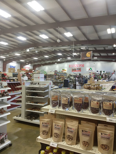 Farm Equipment Supplier «Tarwater Farm & Home Supply», reviews and photos, 4107 NW Topeka Blvd, Topeka, KS 66617, USA