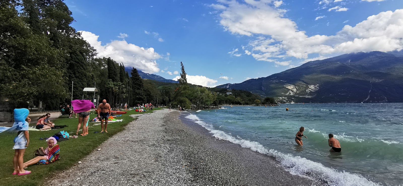 Photo de Spiaggia Riva del Garda zone des équipements