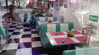 Atmosphère du Restaurant américain My Ami - Fifties American Diner à Thonon-les-Bains - n°15