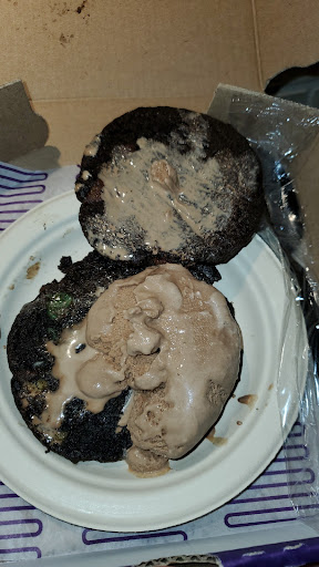 Cookie Shop «Insomnia Cookies», reviews and photos, 6470 N Sheridan Rd, Chicago, IL 60626, USA