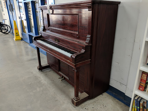 Thrift Store «Goodwill», reviews and photos