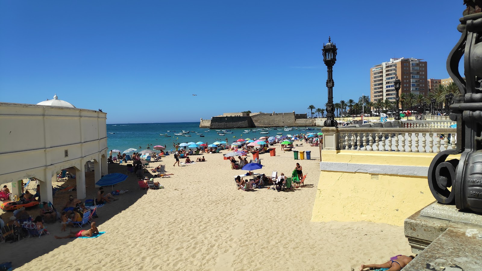 Foto af Playa La Caleta Cadiz - populært sted blandt afslapningskendere