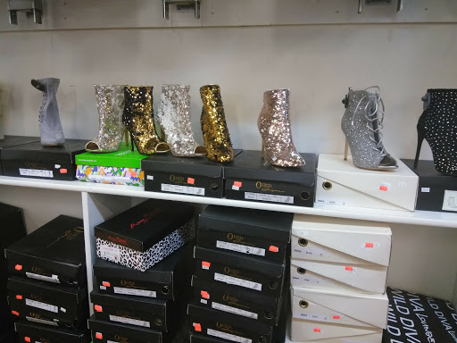 Shopping Mall «Prospect Plaza Shopping Center», reviews and photos, 18-54 Kane St, West Hartford, CT 06101, USA