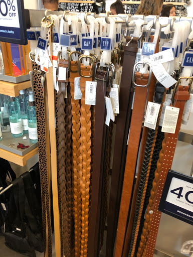 Clothing Store «Gap Outlet», reviews and photos, 55 Bay St, Long Beach, CA 90802, USA