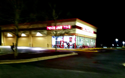 Tire Shop «Discount Tire Store - Hiram, GA», reviews and photos, 4909 Jimmy Lee Smith Pkwy, Hiram, GA 30141, USA