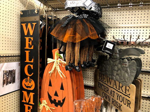 Discount Store «Big Lots», reviews and photos, 8563 Watson Rd, Webster Groves, MO 63119, USA
