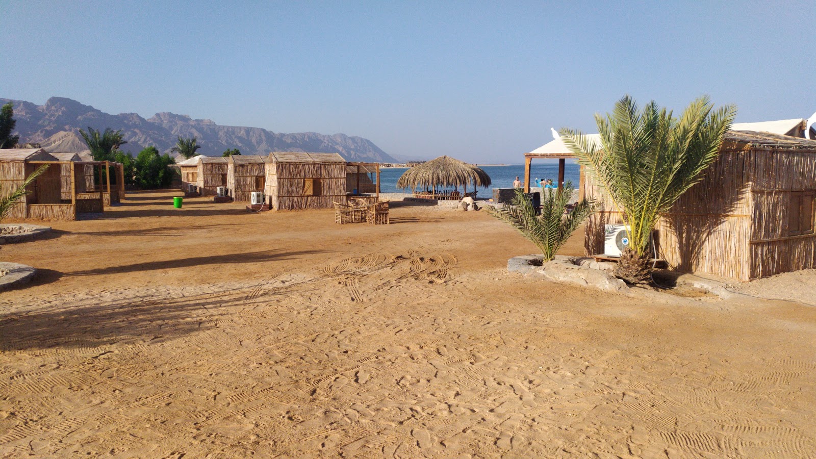 Zdjęcie Friends Camp beach z poziomem czystości wysoki