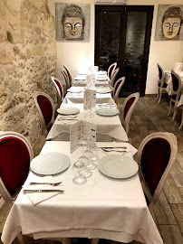 Atmosphère du Restaurant indien moderne LE KASHMIR à Villeneuve-lès-Avignon - n°18