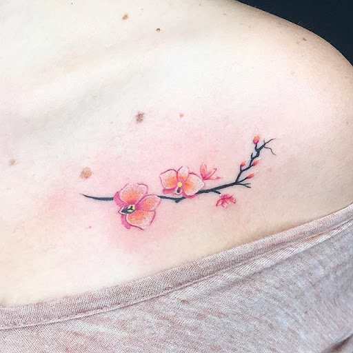 Explore side tattoo ideas for females, creative tattoo ideas in Hialeah, available at Fame Tattoos