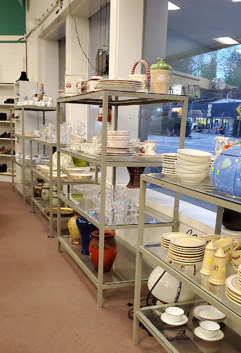 Thrift Store «Fabulously Frugal Thrift Shop», reviews and photos, 611 2nd St, Snohomish, WA 98290, USA