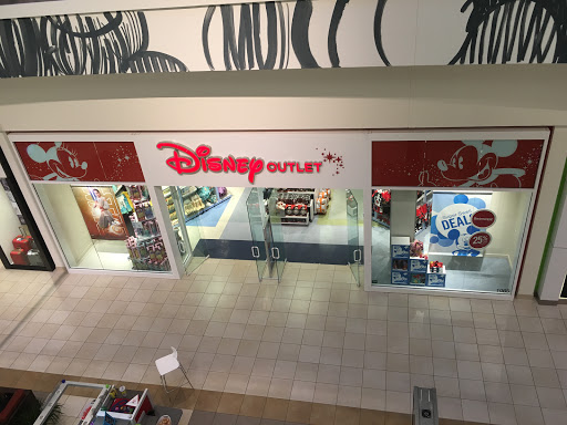 Toy Store «Disney Store», reviews and photos, 5220 Fashion Outlets Way, Rosemont, IL 60018, USA