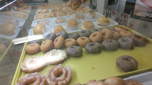 Donut Shop «Donut House», reviews and photos, 515 S Carrier Pkwy, Grand Prairie, TX 75051, USA