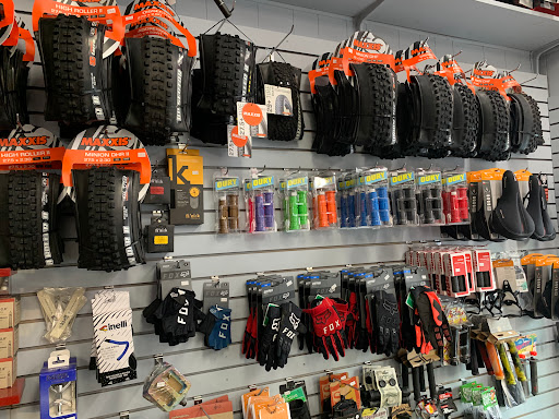 Bicycle Repair Shop «Busted Knuckle Bicycle Shop», reviews and photos, 159 Belgrade Ave, Roslindale, MA 02131, USA