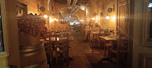 Atmosphère du Restaurant servant de la raclette La Meule Du Berger à Bordeaux - n°14