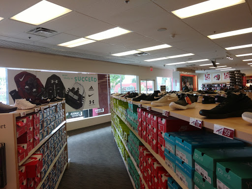 Shoe Store «Famous Footwear», reviews and photos, 2821 El Camino Real, Tustin, CA 92782, USA