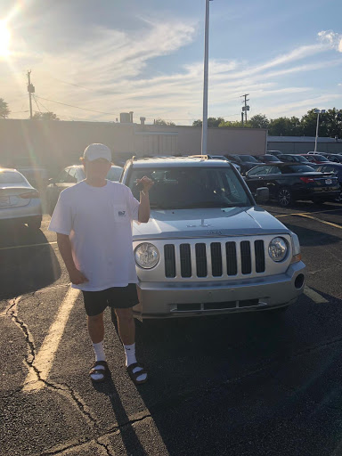 Used Car Dealer «Montrose Mazda in Kent», reviews and photos, 1127 W Main St, Kent, OH 44240, USA