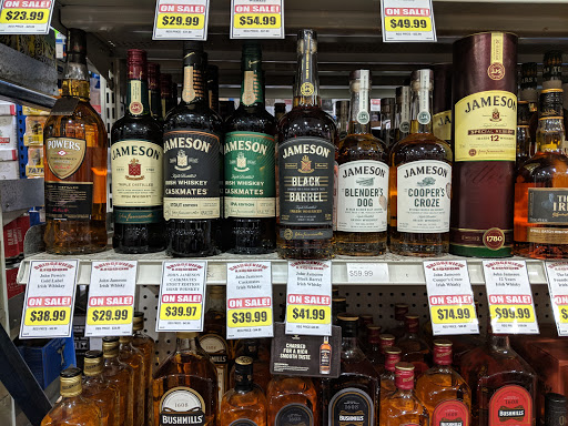 Liquor Store «Bridgeview Liquors», reviews and photos, 300 NJ-440, Bayonne, NJ 07002, USA