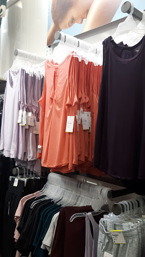 Clothing Store «Old Navy», reviews and photos, 1400 Willowbrook Mall, Wayne, NJ 07470, USA