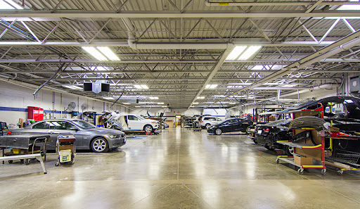 Auto Body Shop «Knauz Body Shop and Detail Center», reviews and photos, 775 Rockland Rd, Lake Bluff, IL 60044, USA