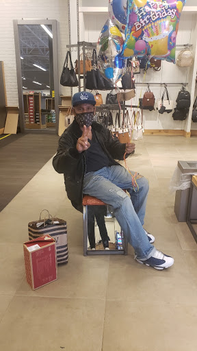 Liquor Store «Liquor & Wine Warehouse», reviews and photos, 343 Rockaway Turnpike, Lawrence, NY 11559, USA