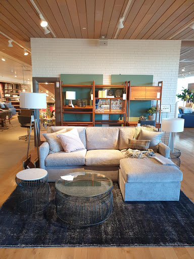 Furniture Store «Crate and Barrel», reviews and photos, 358 San Lorenzo Ave, Coral Gables, FL 33146, USA