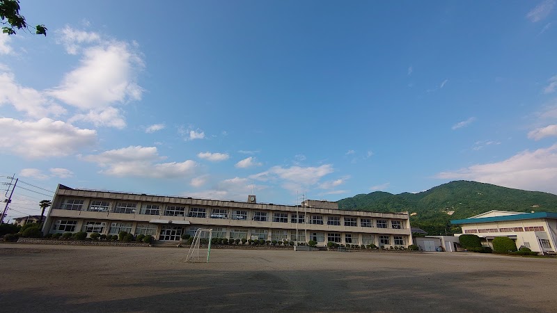 桜川市立樺穂小学校