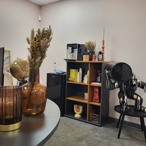 Photo 1 - Seingbouse Auto