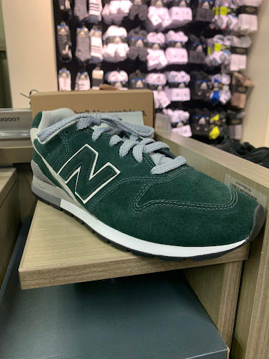 Shoe Store «DSW Designer Shoe Warehouse», reviews and photos, 2555 Sand Creek Rd, Brentwood, CA 94513, USA