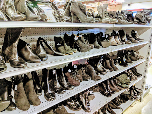 Thrift Store «Super Thrift Store», reviews and photos, 815 N Oxnard Blvd, Oxnard, CA 93030, USA