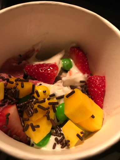 Frozen Yogurt Shop «Peaks Frozen Yogurt Bar», reviews and photos, 15600 NE 8th St, Bellevue, WA 98008, USA