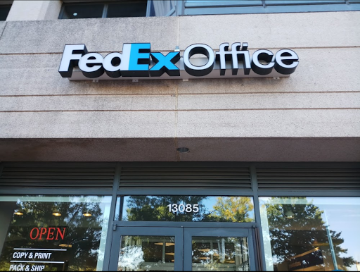 Print Shop «FedEx Office Print & Ship Center», reviews and photos, 13085 Worldgate Dr, Herndon, VA 20170, USA