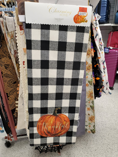 Clothing Store «Ross Dress for Less», reviews and photos, 133 Plaza Dr, Vallejo, CA 94591, USA