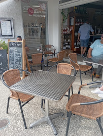 Atmosphère du Restaurant Bistrot Les Copains d'Abord à Saint-Pierre-d'Oléron - n°5