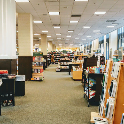 Book Store «Barnes & Noble», reviews and photos, 210 Americana Way, Glendale, CA 91210, USA